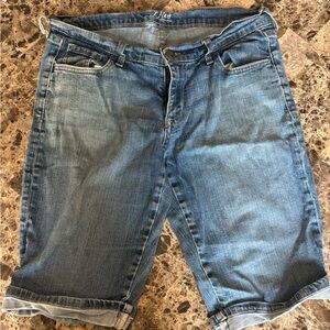 Old Navy Jean shorts - Women’s size 8